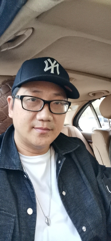 拥抱幸福的第一张照片--永春征婚网