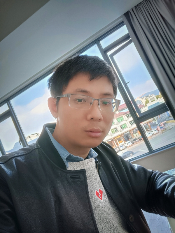 也许只是缺少一个拥抱的第二张照片--永春征婚网